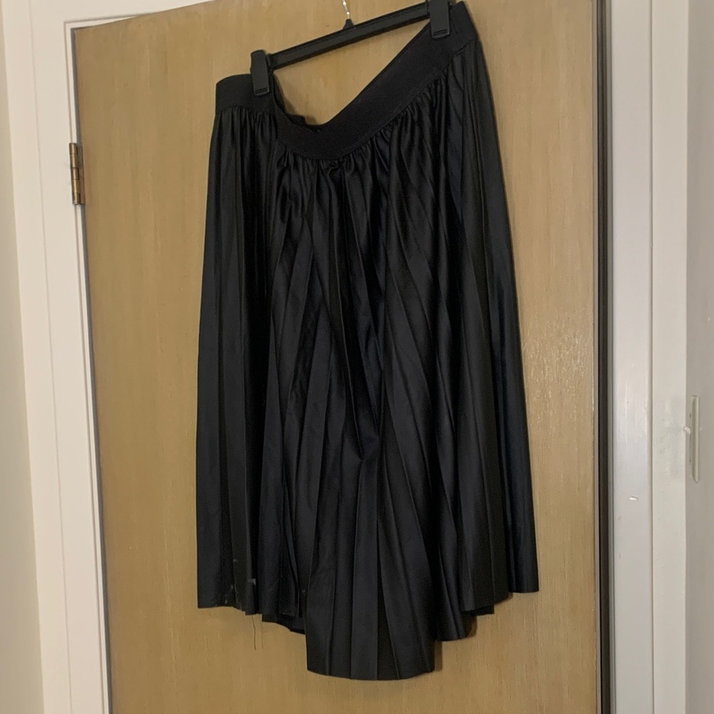 ❤️❤️ADORABLE PLUS SIZE (4) TORRID ALL WIDE ELASTIC WAIST FLIRTY SKIRT!♥️♥️